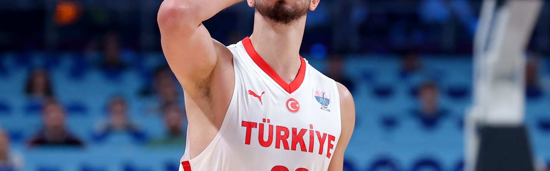 九游体育直播-欧锦赛官方发布申京激情庆祝瞬间：超越小约基奇之名，尊称申京领袖