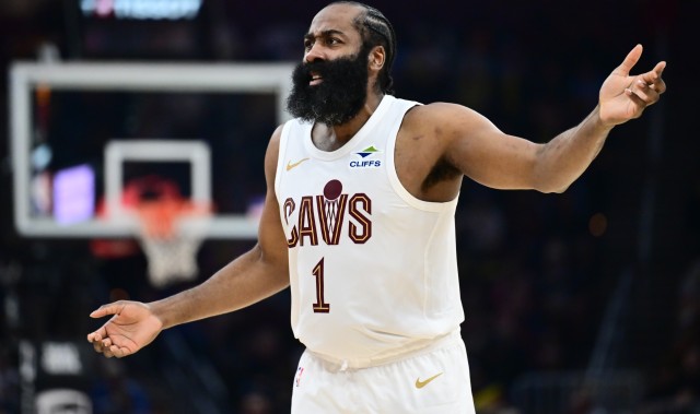 九游体育-状态来得太晚！哈登末节回暖但无力回天 全场12中4&amp;还有6失误