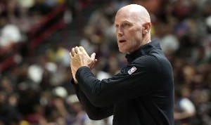 夏联冠军主帅！美记：詹特接近加入迈克-布朗教练组任进攻协调员