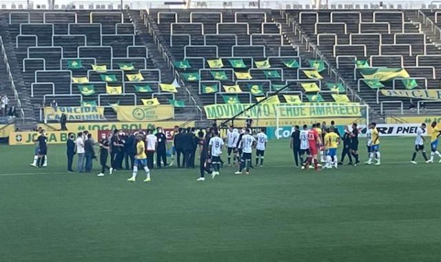 九游体育-巴阿大战打了5分钟就取消 错在巴西防疫部门？！